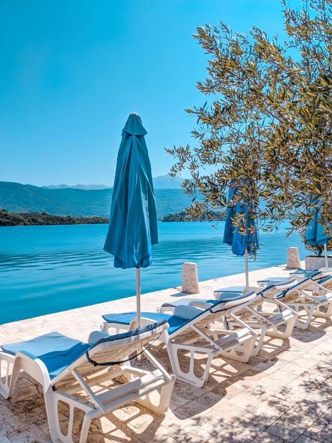 Apartments Maestral Tivat Exterior foto