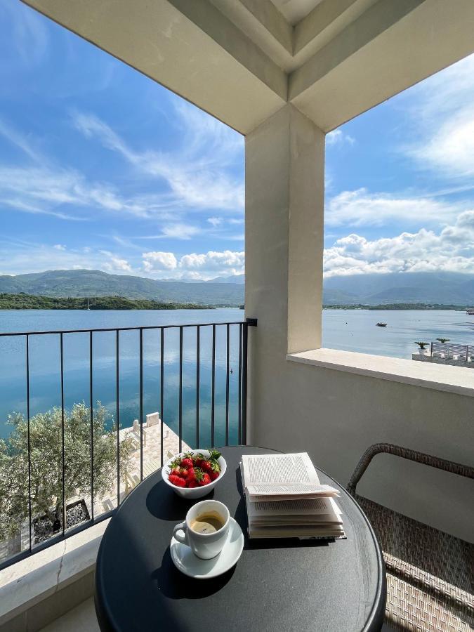 Apartments Maestral Tivat Exterior foto