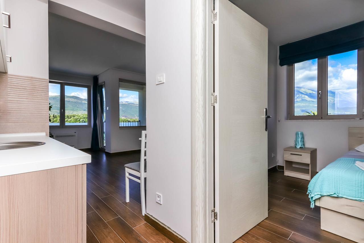 Apartments Maestral Tivat Exterior foto