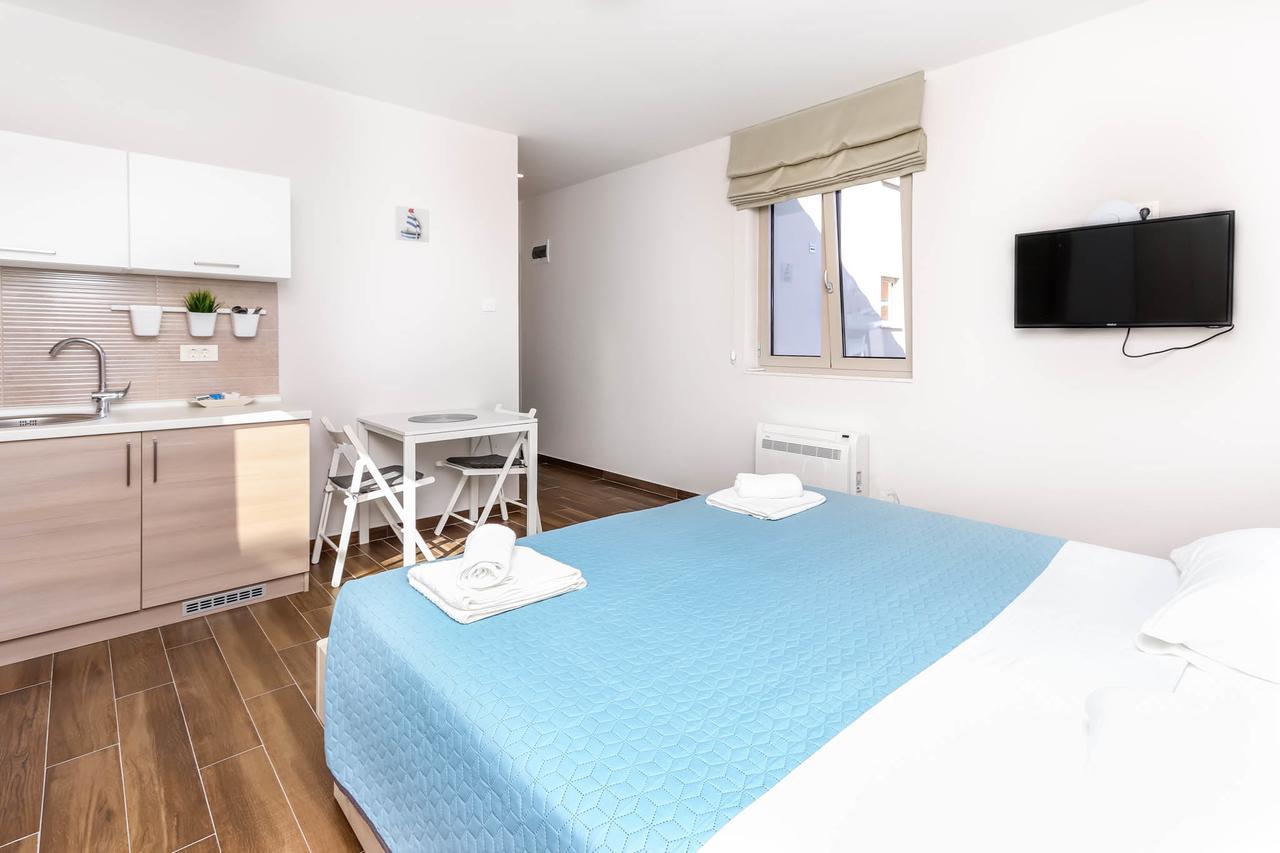 Apartments Maestral Tivat Exterior foto
