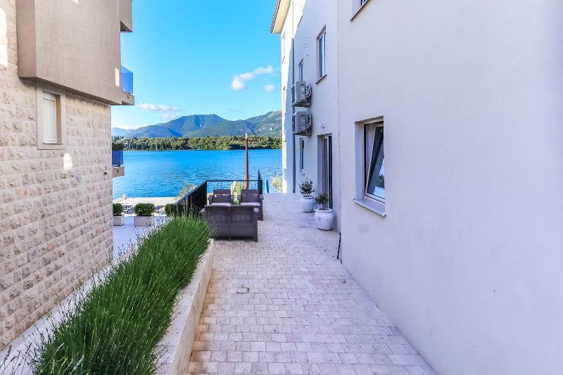 Apartments Maestral Tivat Exterior foto